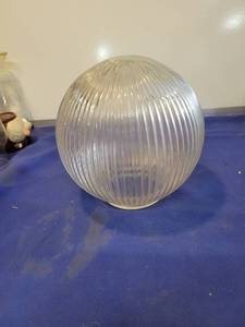 lot 1089 image: Light globe