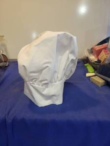 lot 1104 image: Chef hat