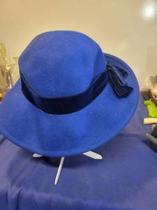lot 1114 image: Wool Hat