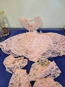 lot 1143 image: Dance costume no size