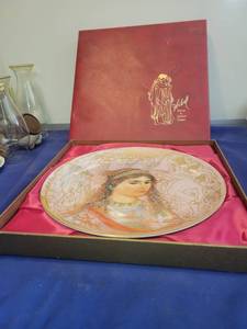lot 1164 image: Hibel tribute to Ancient Greece Diane plate