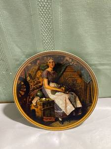 lot 7931 image: Norman Rockwell 8 inch Plate