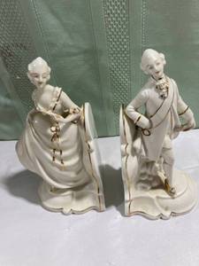 lot 7954 image: 8 inch Victorian bookends