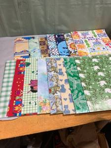 lot 7962 image: Assorted one sheet gift wrap