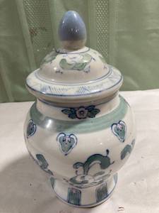 lot 7972 image: They have by 5 12 decorated jar