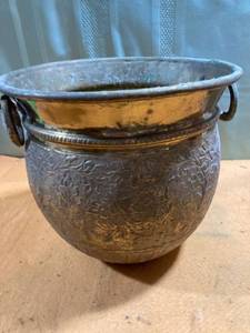 lot 9695 image: 11�� x 9�� brass planter