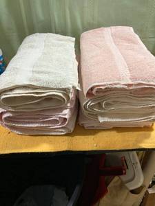 lot 9699 image: (7) 49 inch long towels