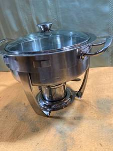 lot 9716 image: TRAMONTINE3 quart chafing dish