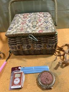 lot 9720 image: Sewing box filled with miscellaneous sewing stuff