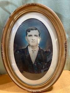 lot 9724 image: 22 12 x 16 12 picture frame