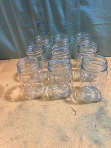 lot 9727 image: (9) Pint mason jars no lids or rings
