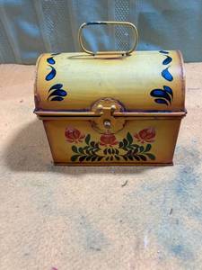 lot 9731 image: Recipe file with recipes in it