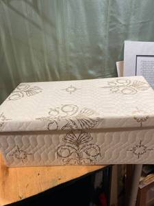 lot 9732 image: 23�� x 13�� x 8 12�� decorative storage box