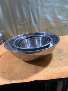 lot 9738 image: 13 x 4 12 largest bowl (5) Metal