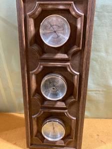 lot 9750 image: 8 12 x 21 12 barometer