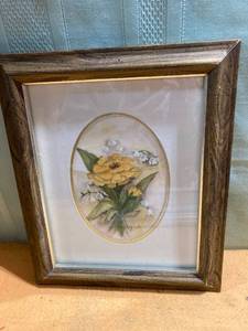 lot 9762 image: 10 x 12 frame with picture