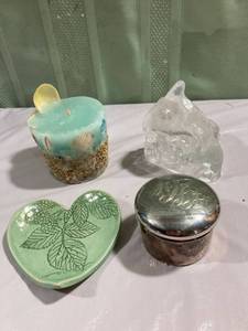 lot 9780 image: Miscellaneous candles and holders