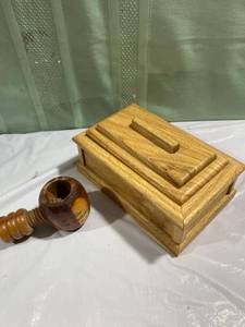 lot 9784 image: Miscellaneous wooden items