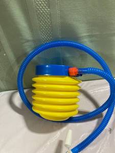 lot 9786 image: Small pump