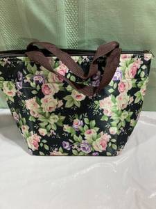 lot 9804 image: 12 x 9 insulated lunch bag.