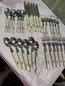 lot 9809 image: geese flatware set of 6 each.