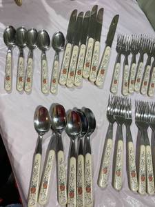 lot 9810 image: geese flatware set of 6. 1 spoon missing