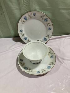 lot 9814 image: Find China made exclusively for international silver company elegant lady