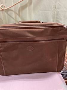 lot 9822 image: 24 12 x 18 suitcase