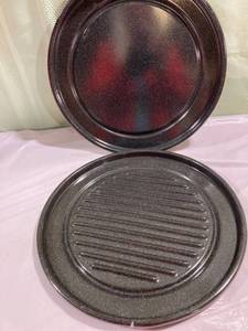 lot 9833 image: 12 12 inch Searing pans