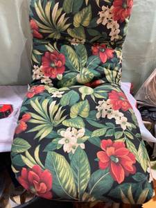 lot 9836 image: 42 inch cushion by 18 12