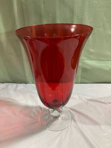 lot 9841 image: opening 8 14 14 inches high ruby red vase.