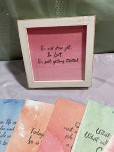 lot 9850 image: Hallmark 25 assorted designs and sayings change daily