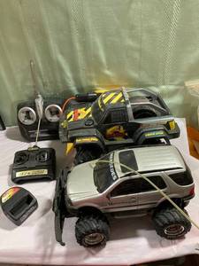 lot 9859 image: (2) Remote control vehicles untested