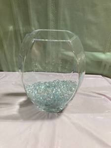 lot 9866 image: 8 12 x 11 glass vase