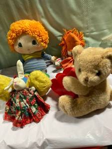 lot 9879 image: Stuffed items for Easter