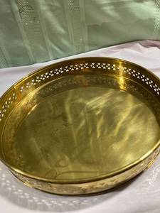 lot 9895 image: 14 inch round gold medal serving tray