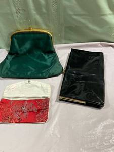 lot 9900 image: Clutch purses