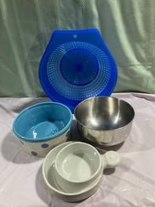 lot 9901 image: Strainer bowls miscellaneous