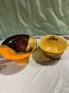 lot 9940 image: Fancy bowls Small 7�� big 8 12