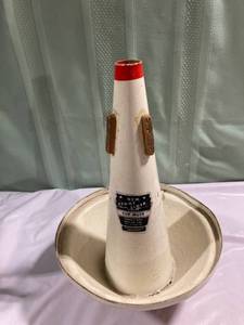 lot 9951 image: Cup mute Newstone Lined 12 x 9