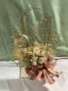 lot 9967 image: 4 x 11 wire basket