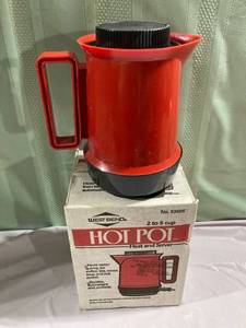 lot 9971 image: West been 2 to 5 cup hot pot heat and serve never used untested