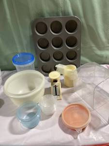 lot 9981 image: Assorted kitchen items