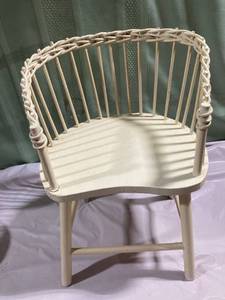 lot 9983 image: 9 12�� Across 12�� High Doll chair