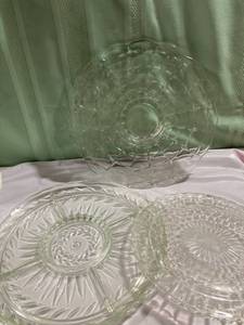 lot 9994 image: Glass serving platters biggest is 13 12 inches