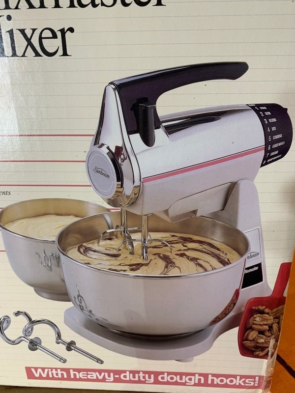 Sunbeam, Kitchen, Sunbeam Deluxe Mixmaster Mixer With Heavy Duty Dough  Hooks