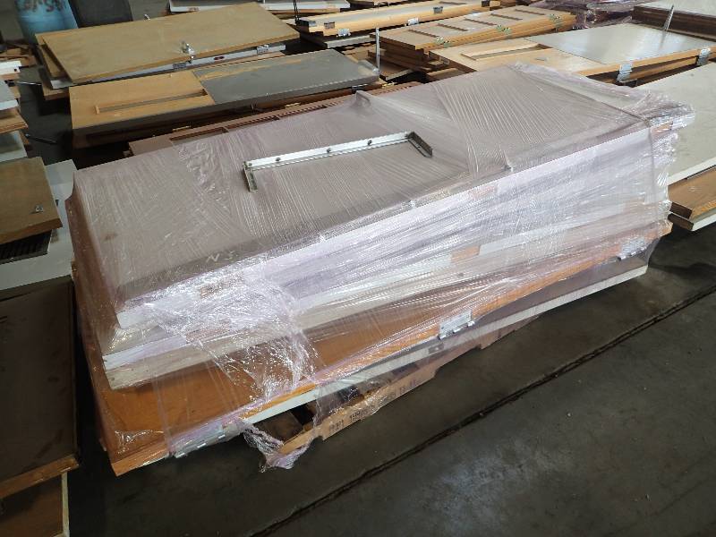 lot 2602 image: Pallet of  Misc Size Exterior And Interior Doors