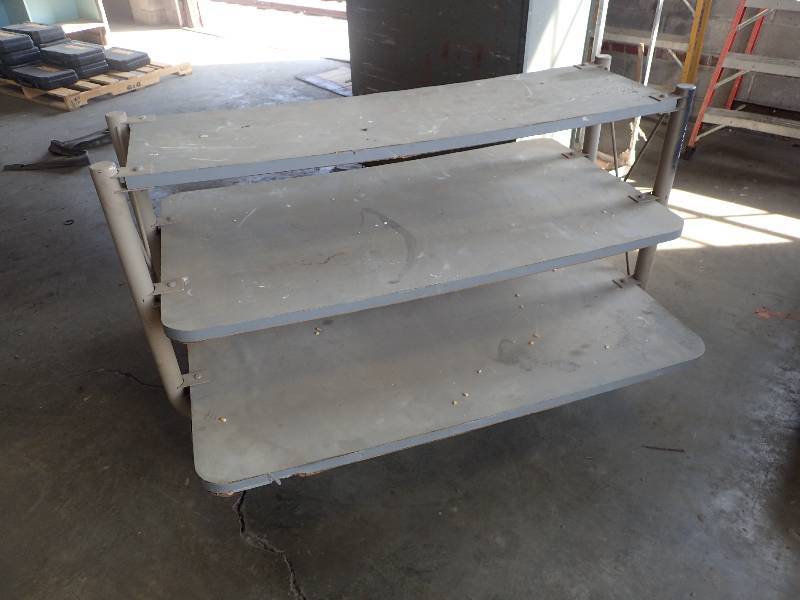 lot 2631 image: 3 Tier Display Cart on Casters