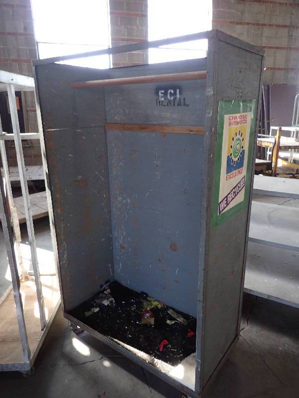lot 2637 image: Portable Coat Rack on Casters