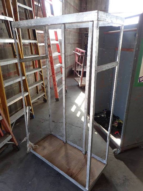 lot 2638 image: Aluminum Framed Cart on Casters